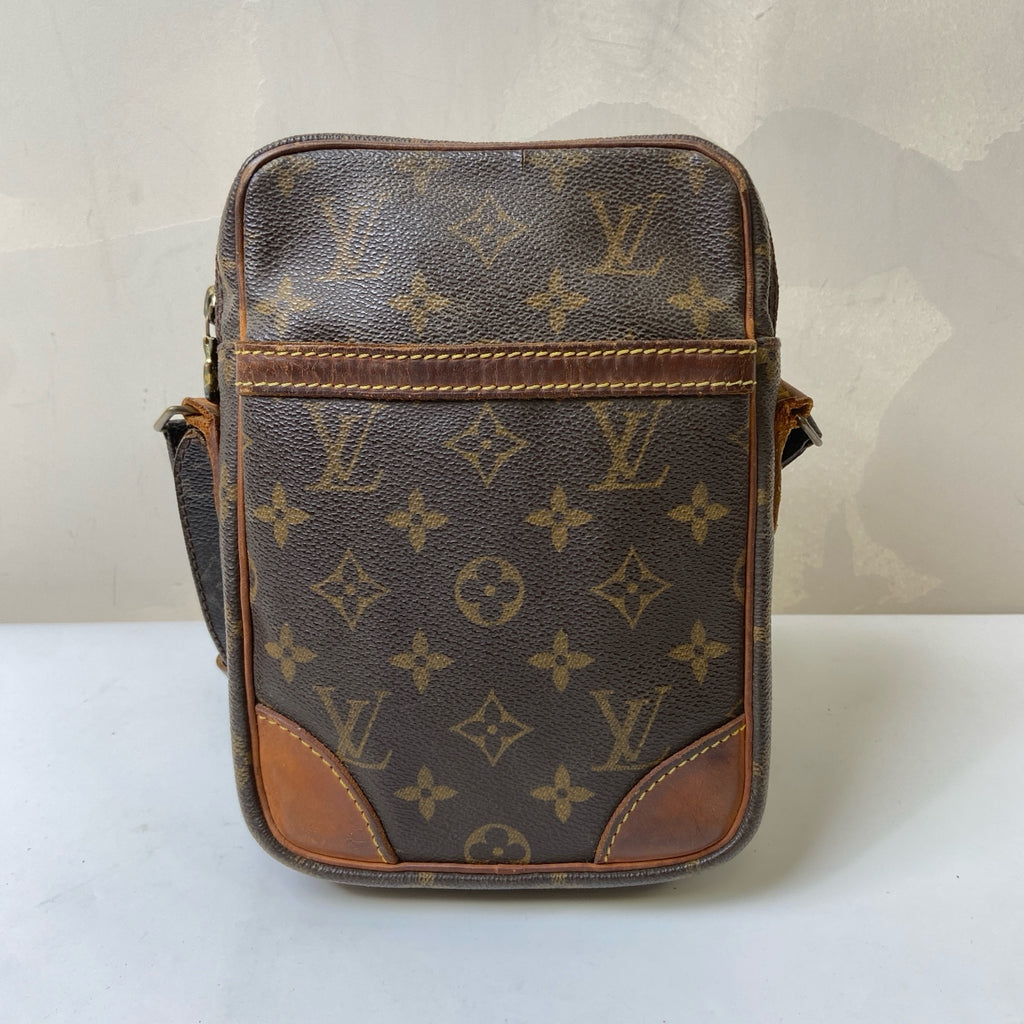 LV/Louis Vuitton 2003 Monogram Single Layer Vintage Camera Bag Shoulder Bag Pre-owned Size 20×15 Monogram Coated Canvas