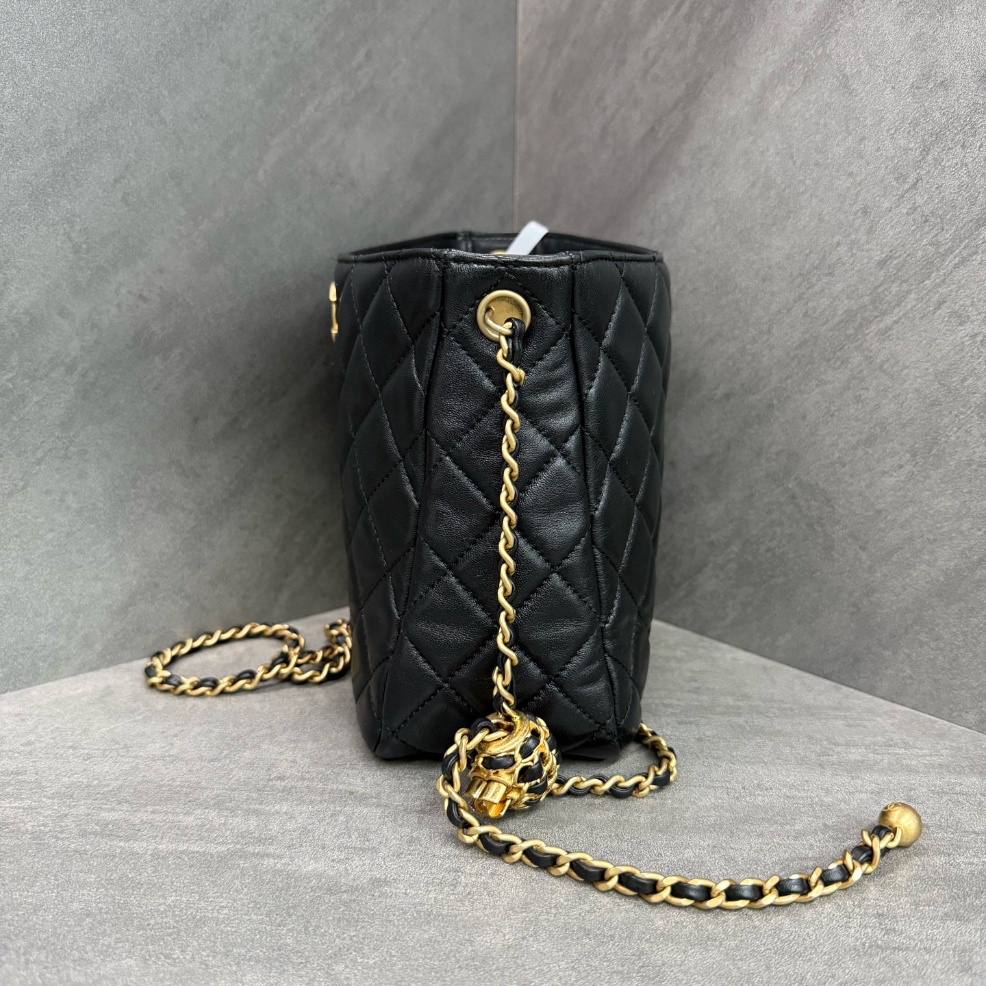Chanel 22S Gold Ball Hobo, 2022 chip version, black gold ball, original condition