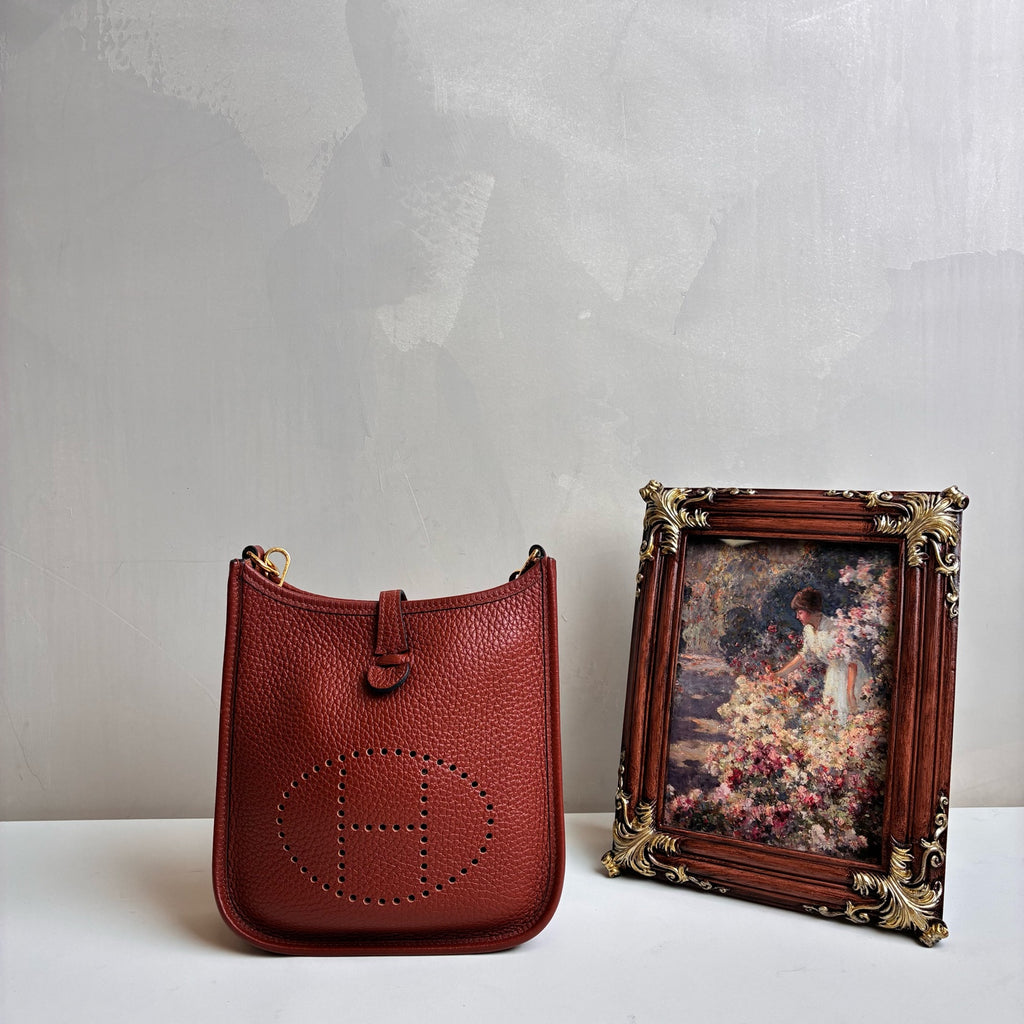 Hermes Mini Evelyne Red Brown with Gold Buckle U Stamp 99% New Size: 17x5.5x1