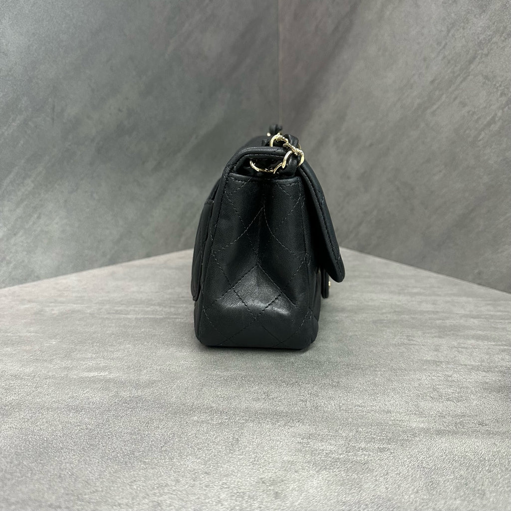 Chanel cf Square Fat Man Black gold sheepskin Chain bag, 17 open bag type, three-dimensional inside clean