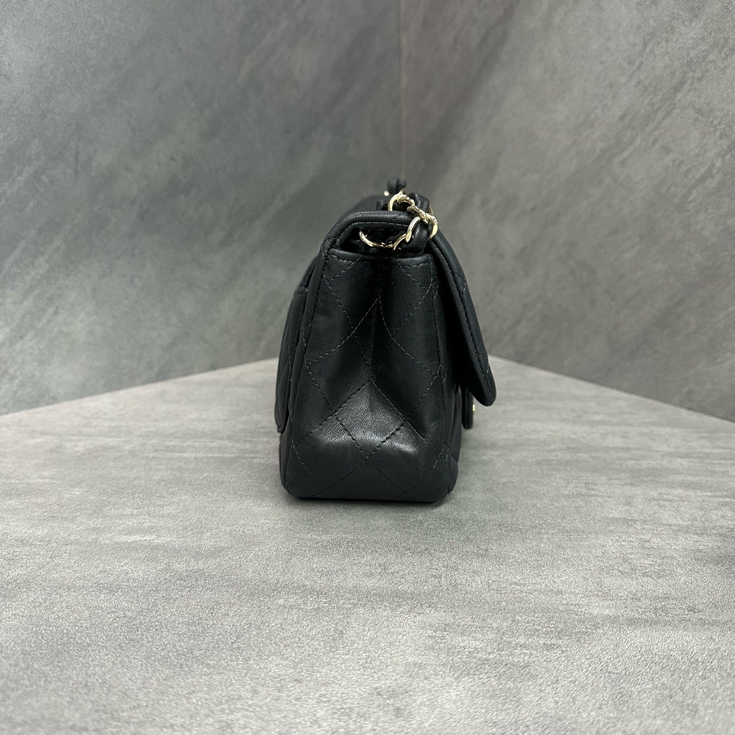 Chanel cf Square Fat Man Black gold sheepskin Chain bag, 17 open bag type, three-dimensional inside clean