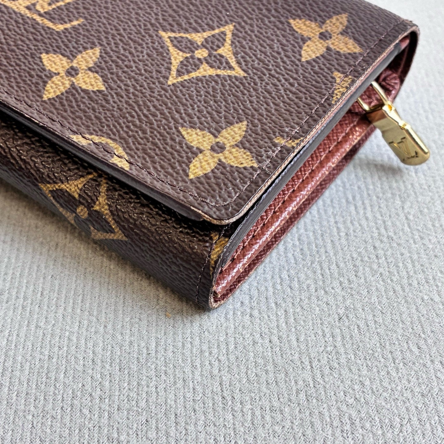 LV/Louis Vuitton 98% New Monogram Two-Fold Wallet Size 14.5*9