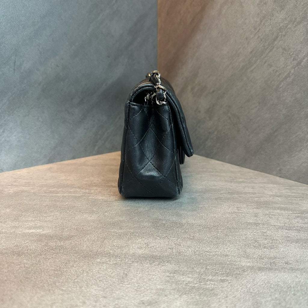 Chanel cf Large mini black silver sheepskin chain bag, 29 opening type, three-dimensional inside clean