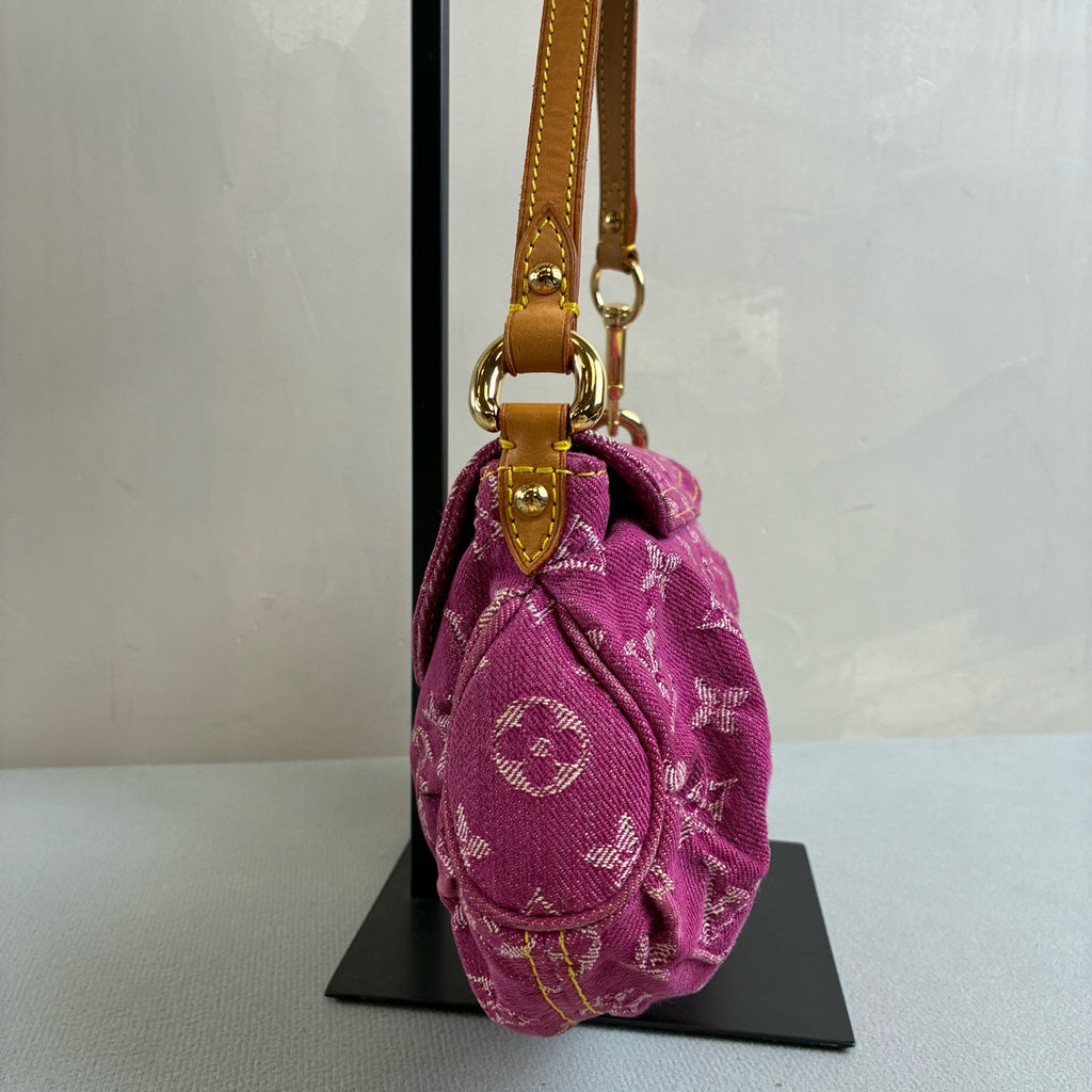 LV/Louis Vuitton Pink Denim Coin Purse 2006 Edition Underarm Bag Size 22*16 Condition 98% New