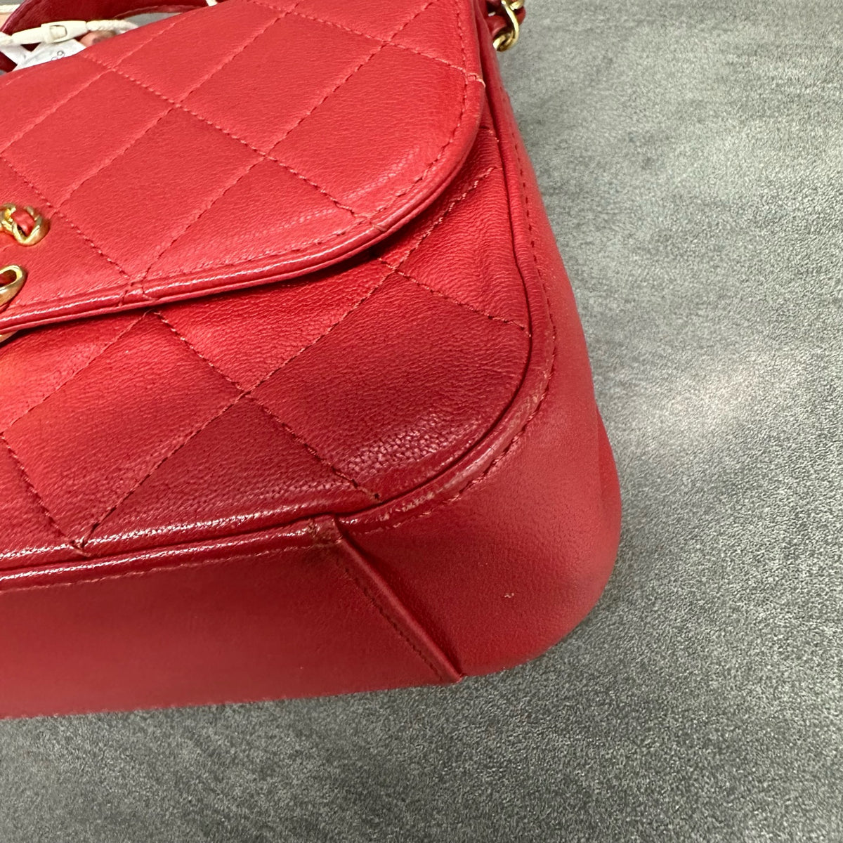 Chanel 19 Bag Red with Gold Hardware Lambskin Messenger Handbag Crossbody Bag 28 Opening with Card and Receipt