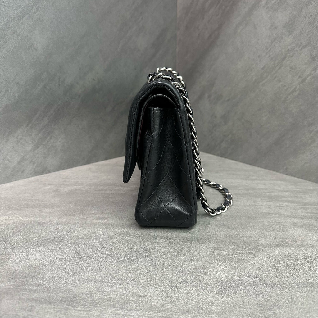 Chanel cf medium size black silver sheepskin chain bag 14, open bag type, three-dimensional inside clean
