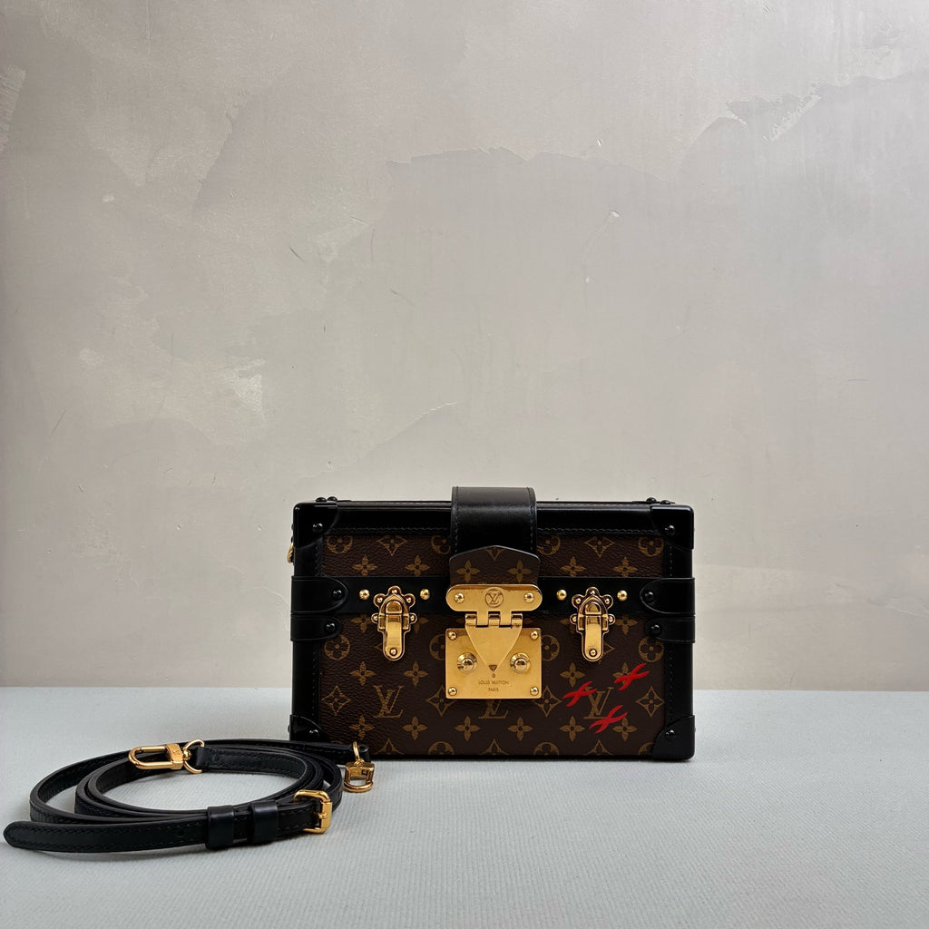 LV Louis Vuitton Petite Malle New Vintage Monogram Hard Box Bag / Chip Version / 98% New / 20x6x12.5cm / Retail Price 49