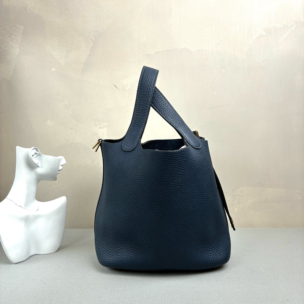 Hermes Picotin 18 Basket 18 in 99% new condition, W stamp, Midnight Blue, Gold Hardware, Handbag Dimensions