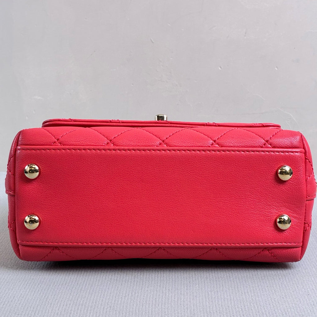 Chanel Coco Handle Rainbow Handle Mini Size 31 Opening in Fuchsia Color, Dimensions 19*13.