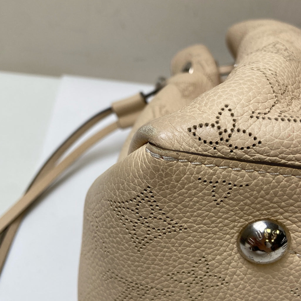 LV/Louis Vuitton BELLA TOTE Moon Goddess Milk Tea Color Hollow Tote Bag Chip Style 98% New Size: 35*23