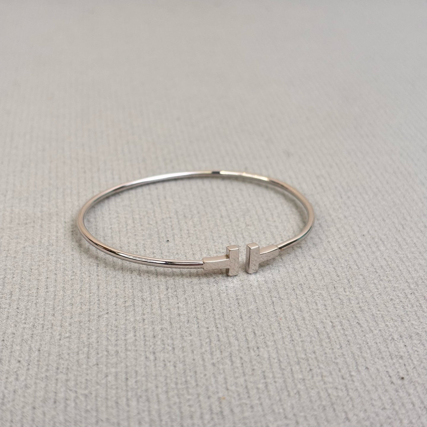 Tiffany Au750 Platinum Double T Bracelet No Diamonds Condition 99% New with Box
