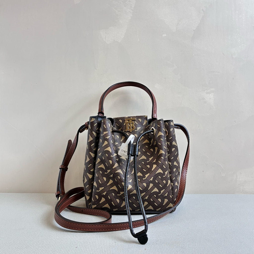 Burberry 99% New Monogram Mini Bucket Bag Retail Price 9200 Size 14*15.5