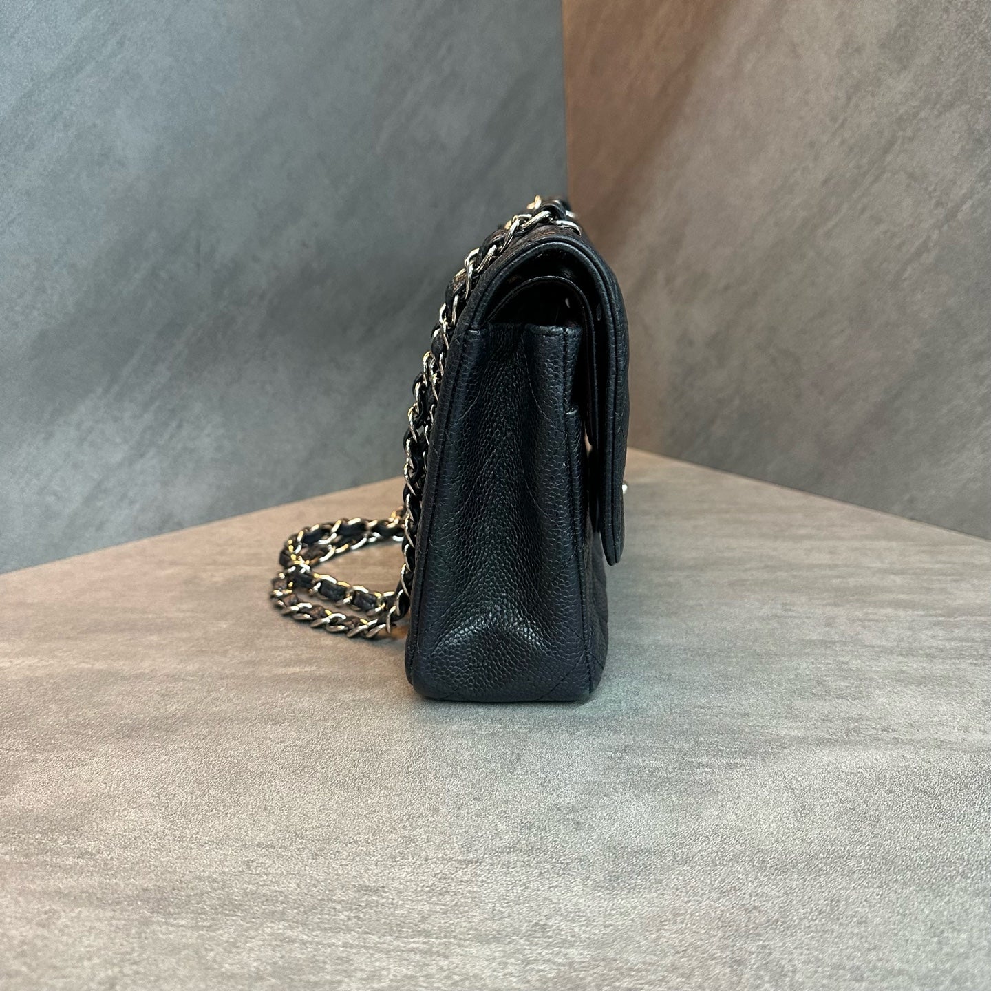 Chanel cf Medium size black silver lychee cowhide chain bag 15, open bag type, three-dimensional inside clean