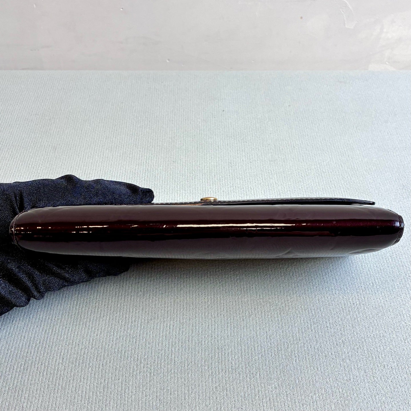 LV/Louis Vuitton 98% New Patent Leather Monogram Long Wallet Cherry Color Size 19*10