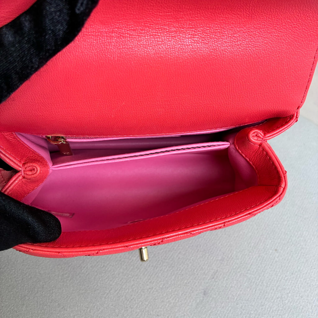Chanel Coco Handle Rainbow Handle Mini Size 31 Opening in Fuchsia Color, Dimensions 19*13.