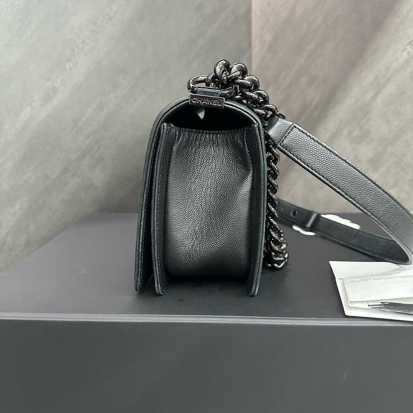 CHANEL, medium-sized, in excellent condition, So Black Leboy series, black-buckled quilted leather chain shoulder crossbody handbag, 23