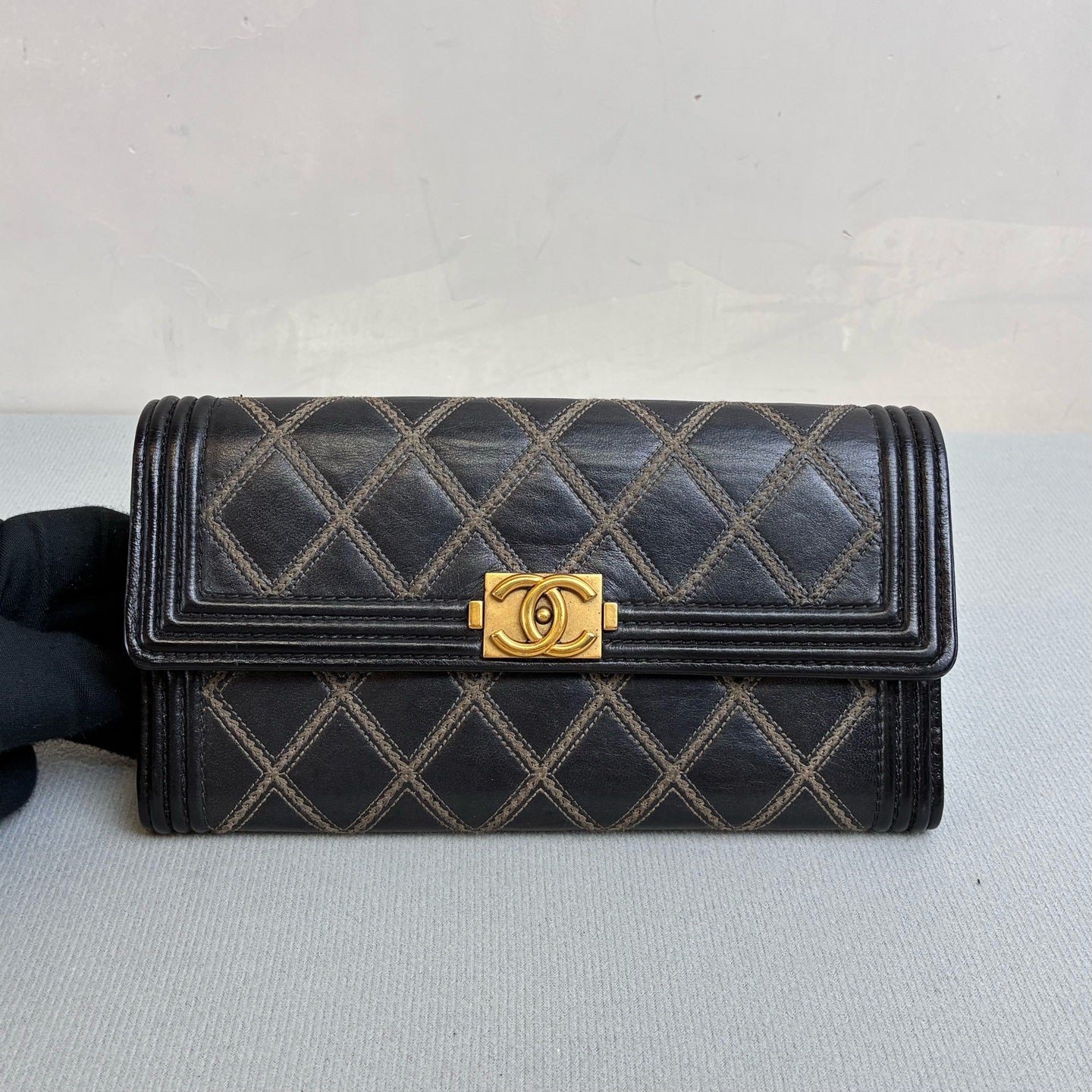 Chanel 18K Black Gold External Stitching Leboy Long Wallet Classic Diamond Pattern Golden Buckle 99% New Size 19*