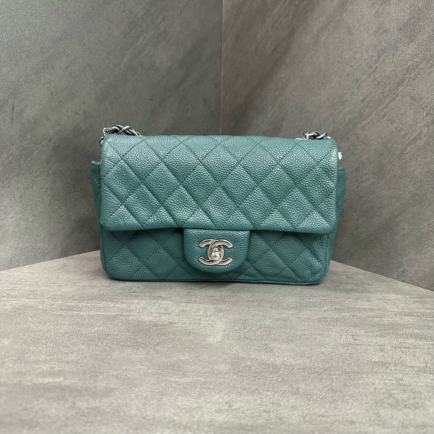 Chanel cf Large mini Green Silver lychee cowhide chain bag, 17 open bag type, three-dimensional inside clean