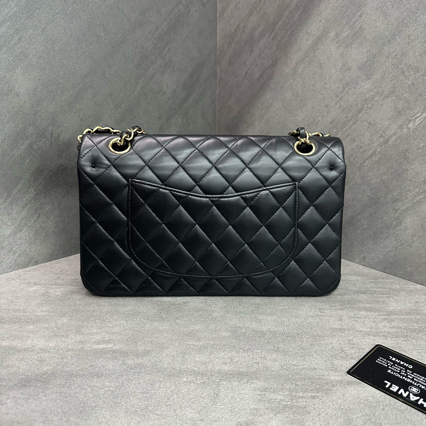 Chanel cf medium size black gold sheepskin chain bag, 27 openings, card bag type, three-dimensional, clean inside
