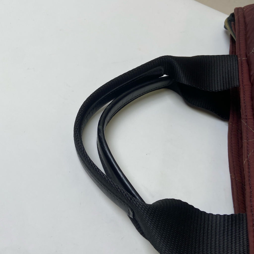 Prada Quilted Nylon Tote Bag made of nylon fabric, Burgundy color, size 40*25.