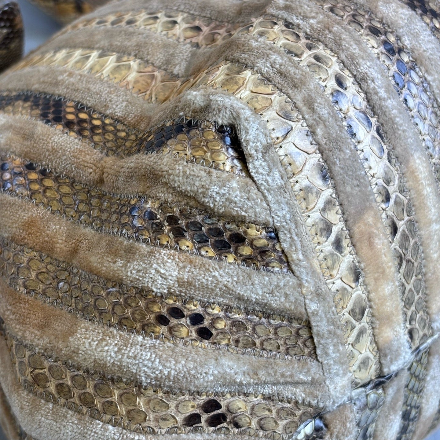 bv/Botega Veneta 99% New Serpentine Tote Bag Melange Color Size 39*26