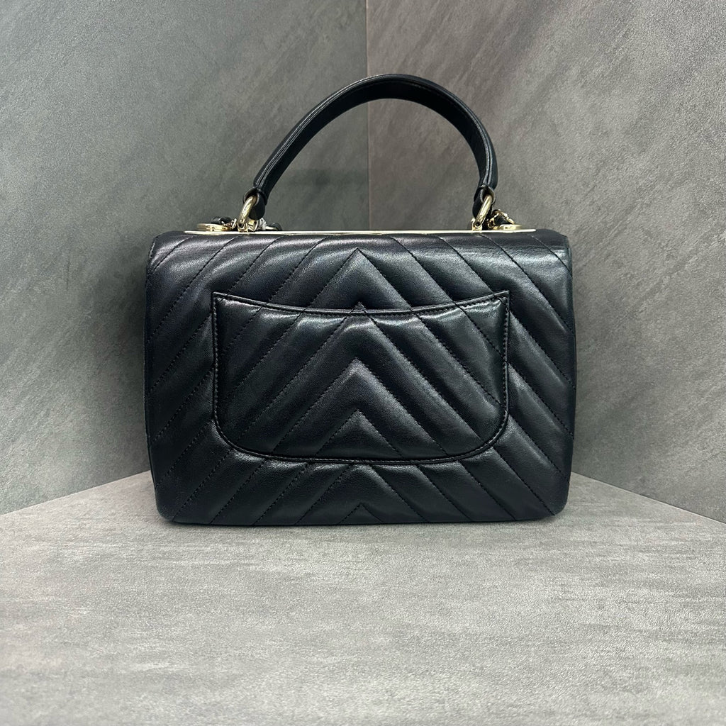 Chanel Trendy CC Black-Gold V-stitch Sheepskin Tote Shoulder Crossbody Bag, 25 Series