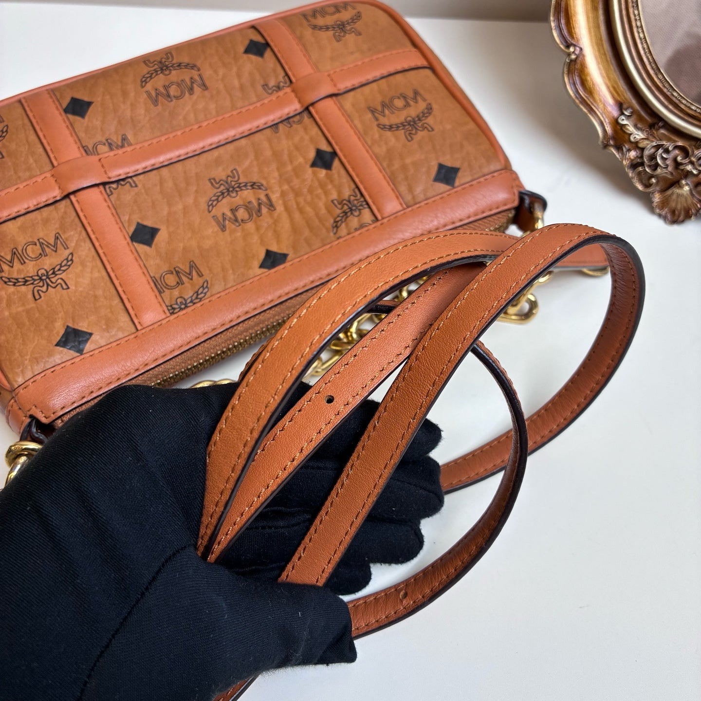 MCM Chain Strap Crossbody Bag Mahjong Bag Classic Cognac Color Mini Aren Shoulder Bag