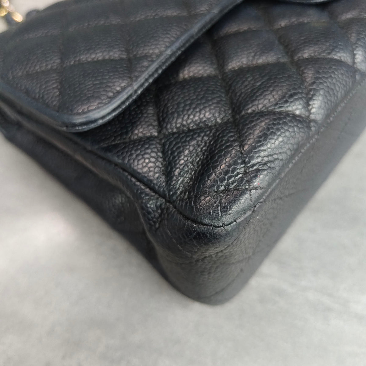 Chanel CF Medium Black and Gold Litchi Leather Chain Bag 23 Opening No Card, Structured Shape