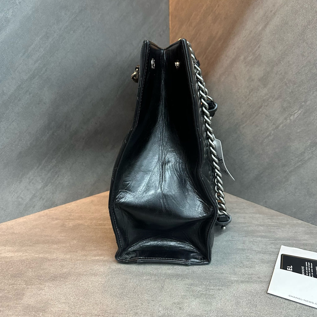 Chanel/ Chanel Mumbai collection black and silver chain tote bag, 23K strap, cassette ticket, original condition