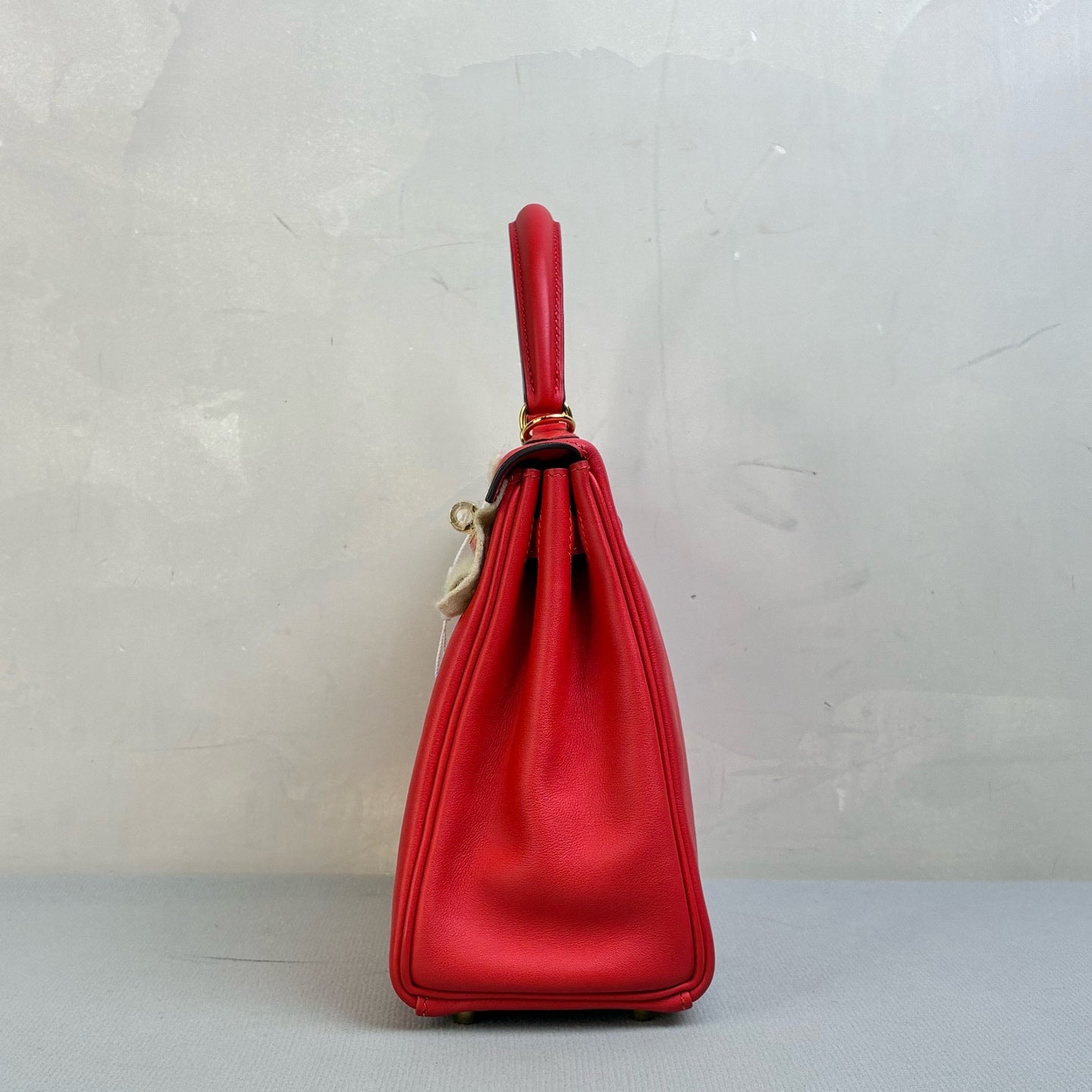 Hermès Kelly 25 A Stamp Tomato Red with Gold Hardware, Swift Leather, 99% New, Size 18*23 cm