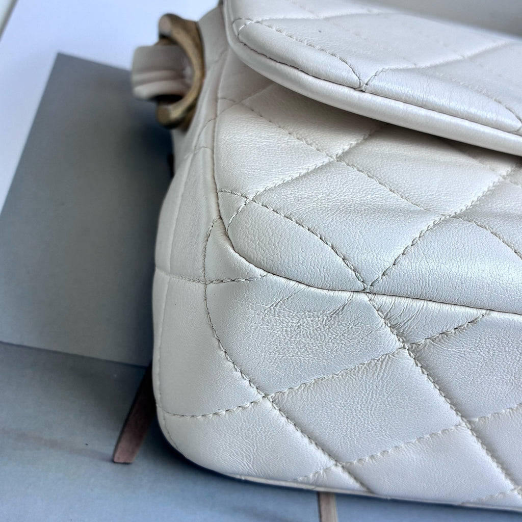 Chanel 24S New Chunky Chain Underarm Bag Shoulder Bag 99% New Size: 21.5*6*13 Platinum Lambskin