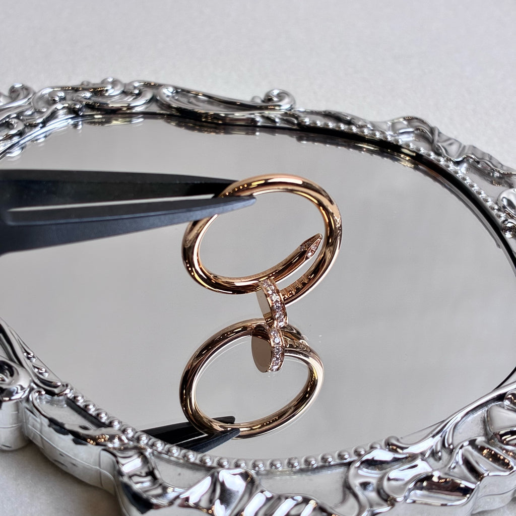 Cartier 99% new size 54 single ring with diamonds at the beginning and end, diamond nails, rose gold ring, code check until 2024.