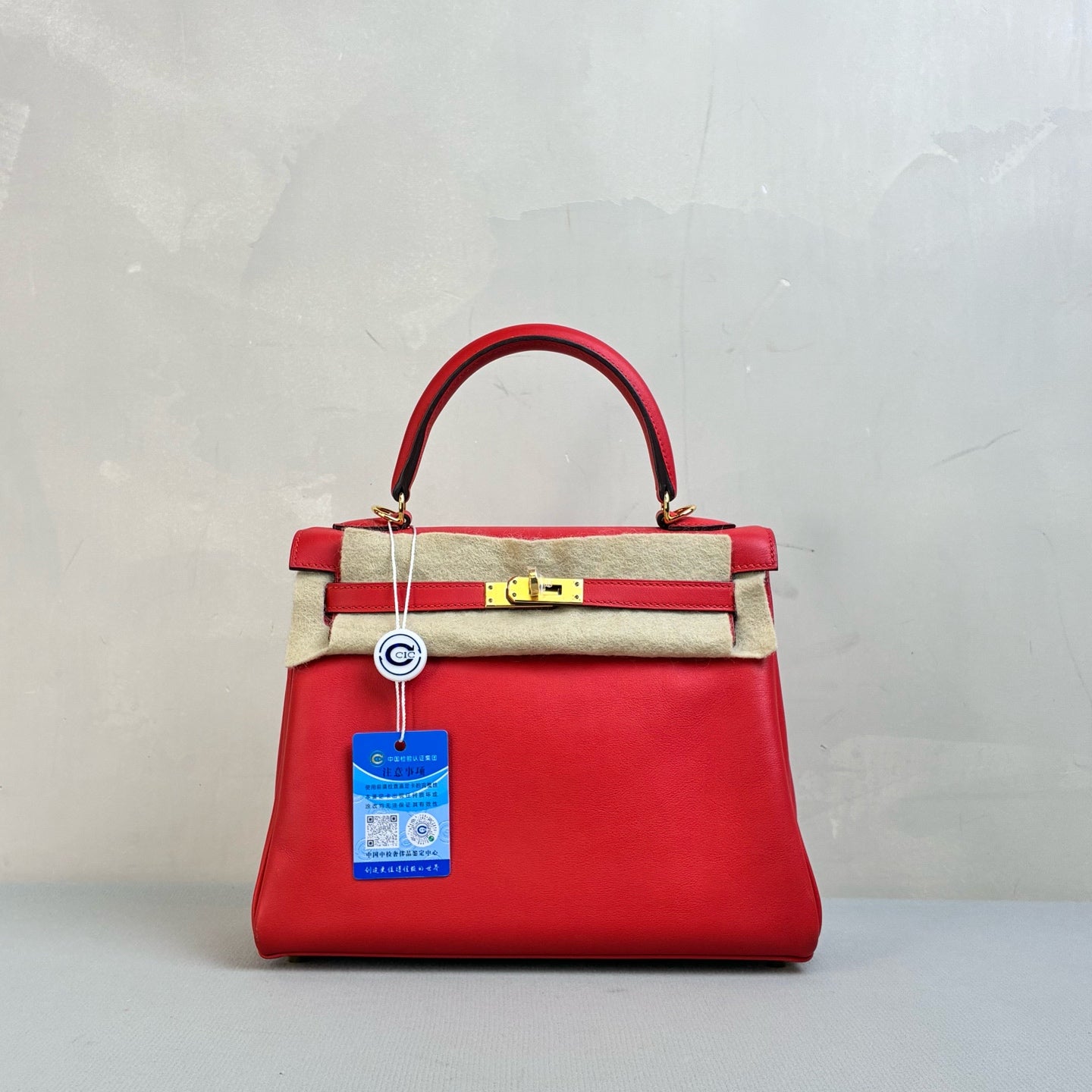 Hermès Kelly 25 A Stamp Tomato Red with Gold Hardware, Swift Leather, 99% New, Size 18*23 cm