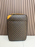 Louis Vuitton Classic Monogram Travel Rolling Luggage, 15-year code, in stock at a favorable price