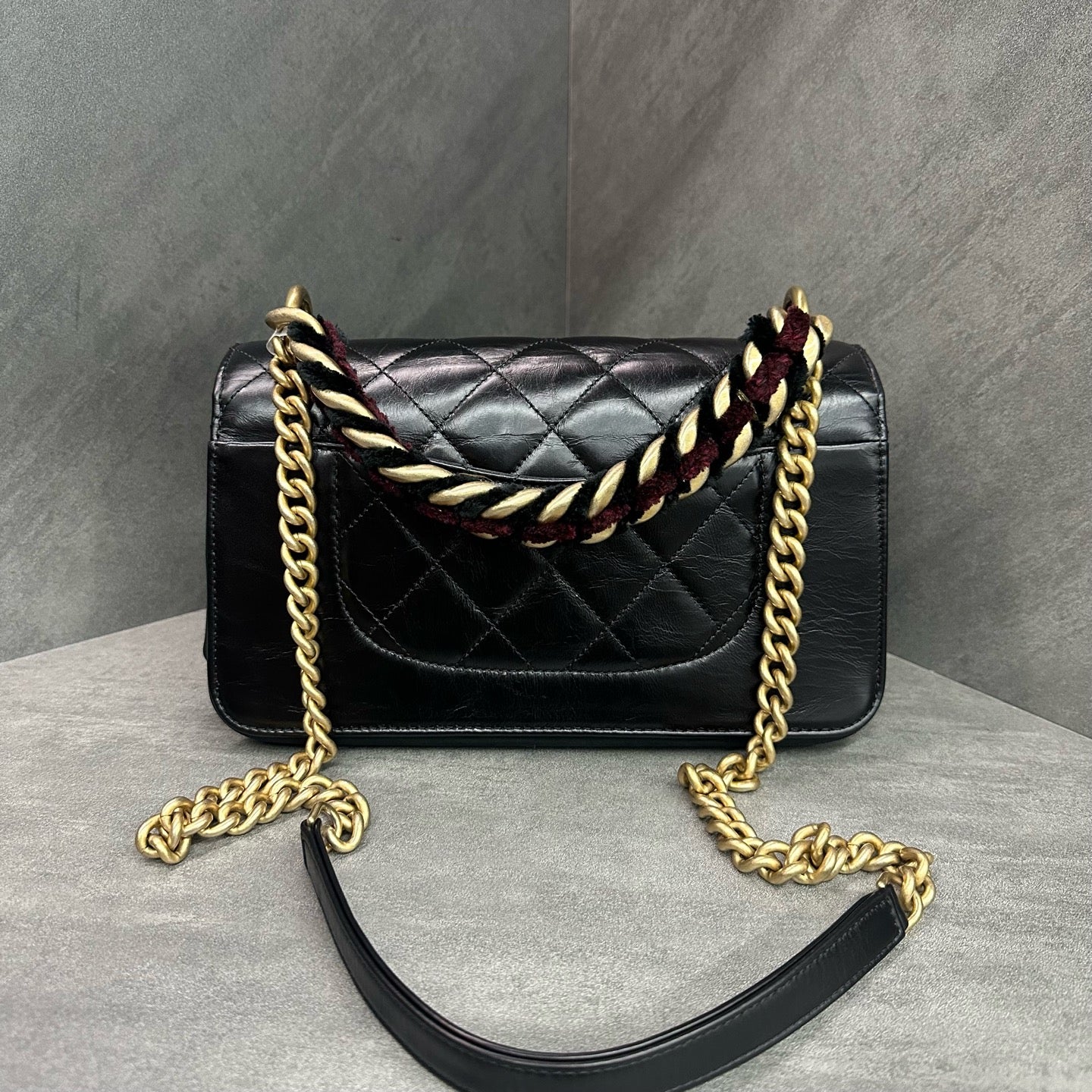 CHANEL Metropolitan Black Gold Accordion Bag Wool Handheld Chain 26 Opening