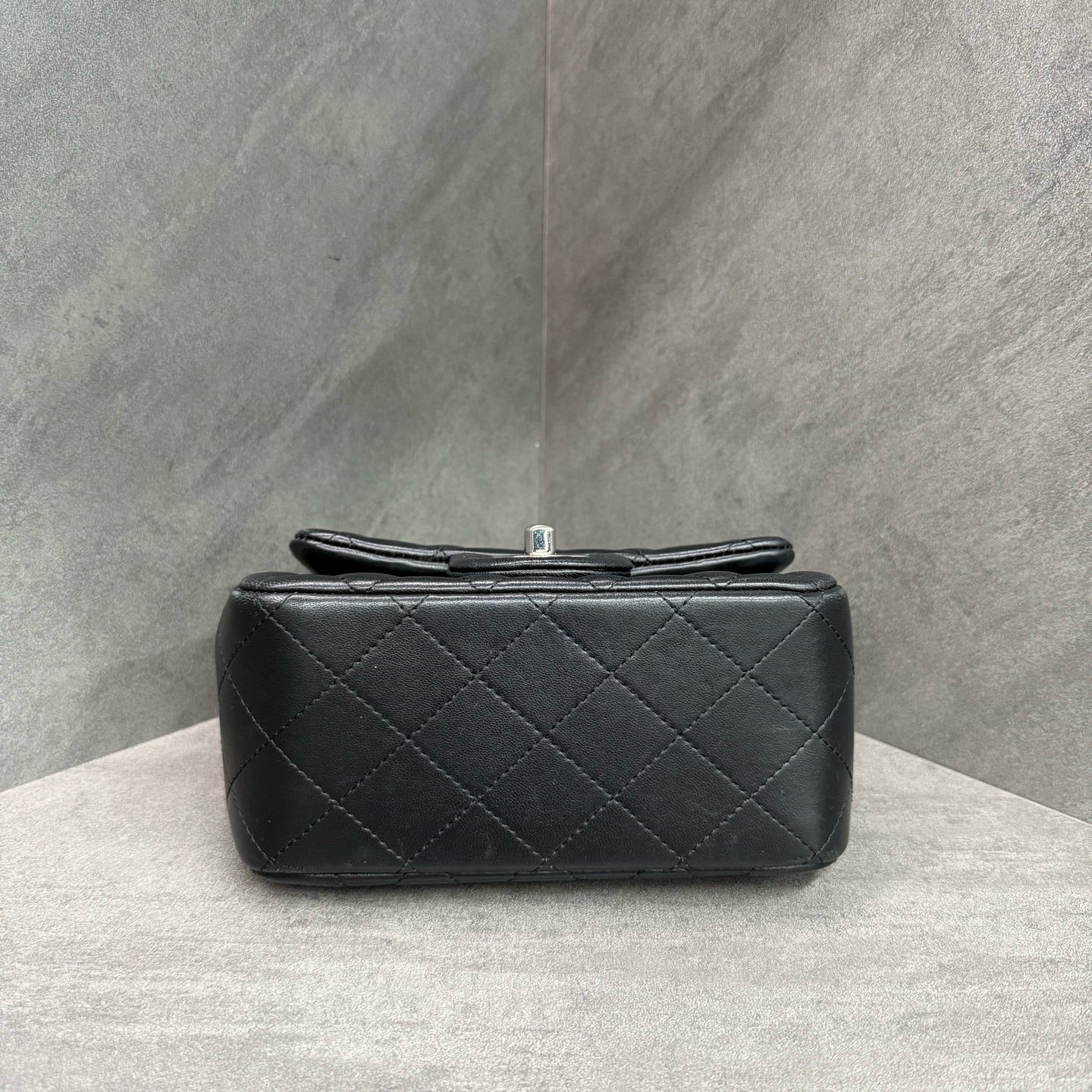 Chanel Fang Chubby black silver sheepskin 26 open strap card in original color