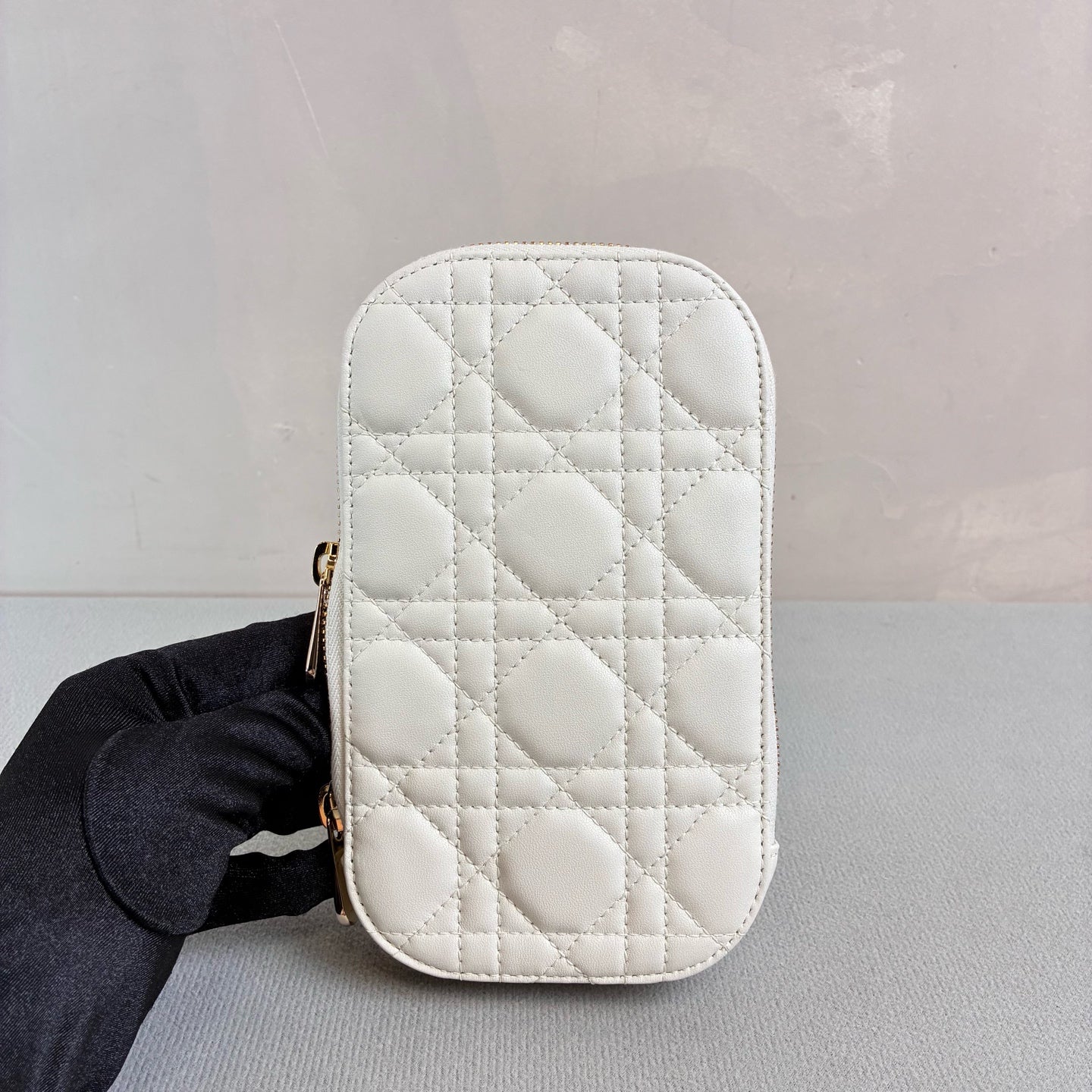 Dior 99% New Platinum Lambskin Woven Phone Bag, Can be Handheld or Crossbody, Size 10.5*18.