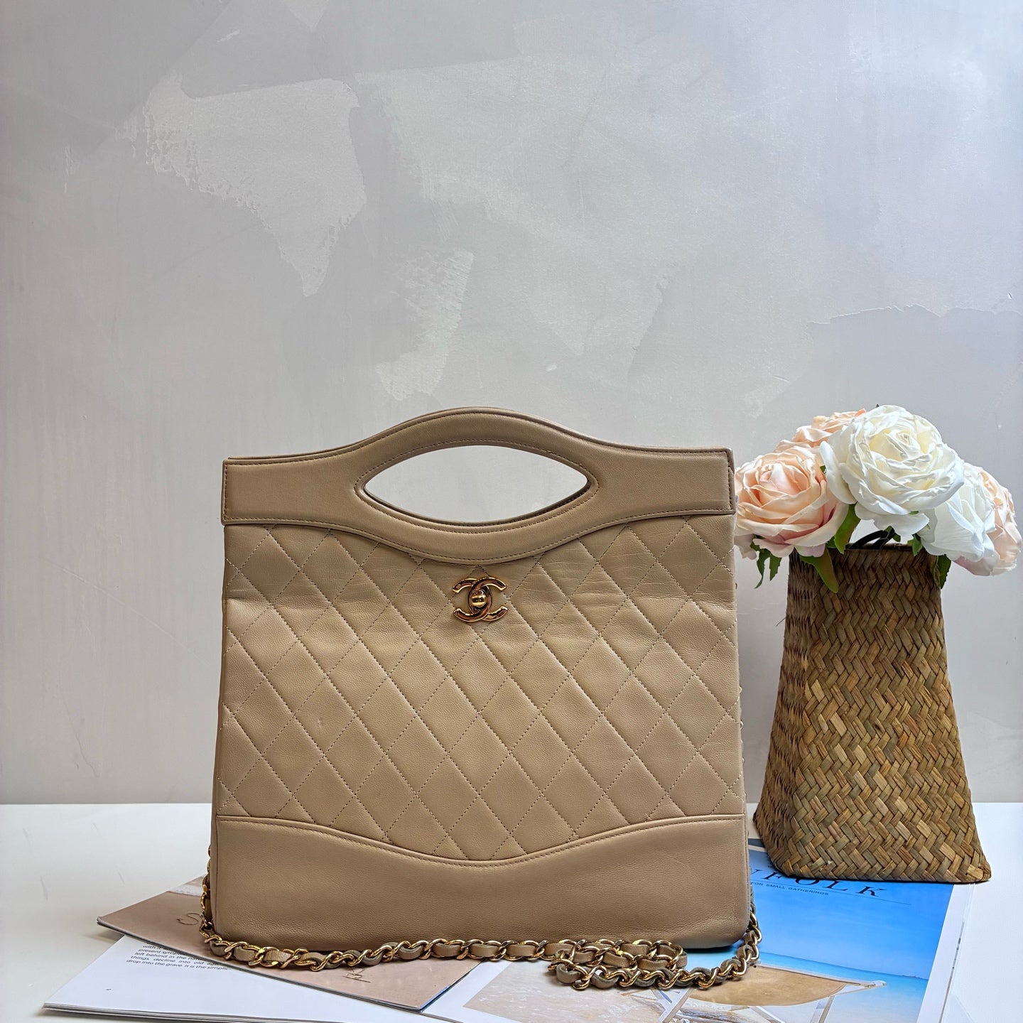 Chanel Vintage Lambskin 31 Bag Handbag Shoulder Bag 1-Pocket 99% New Size: 27*8*22 Milk Tea Color