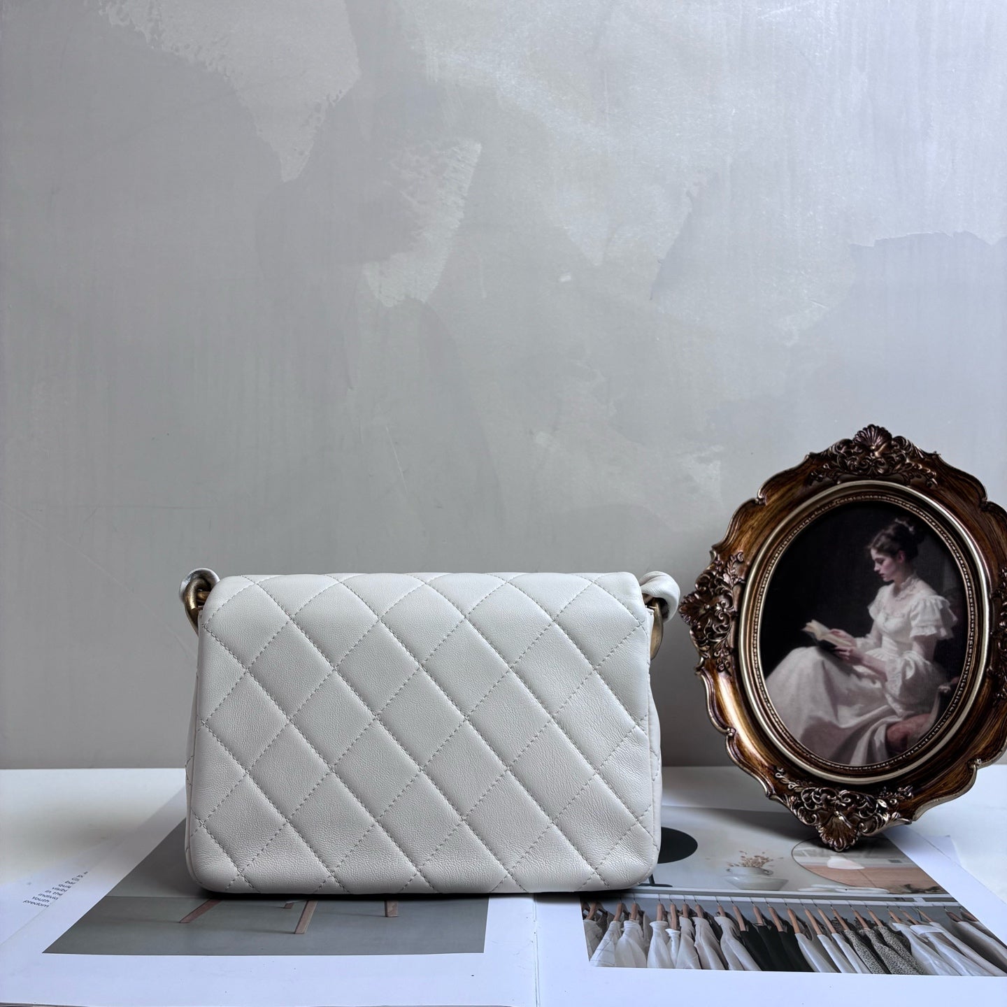 Chanel 24S New Chunky Chain Underarm Bag Shoulder Bag 99% New Size: 21.5*6*13 Platinum Lambskin