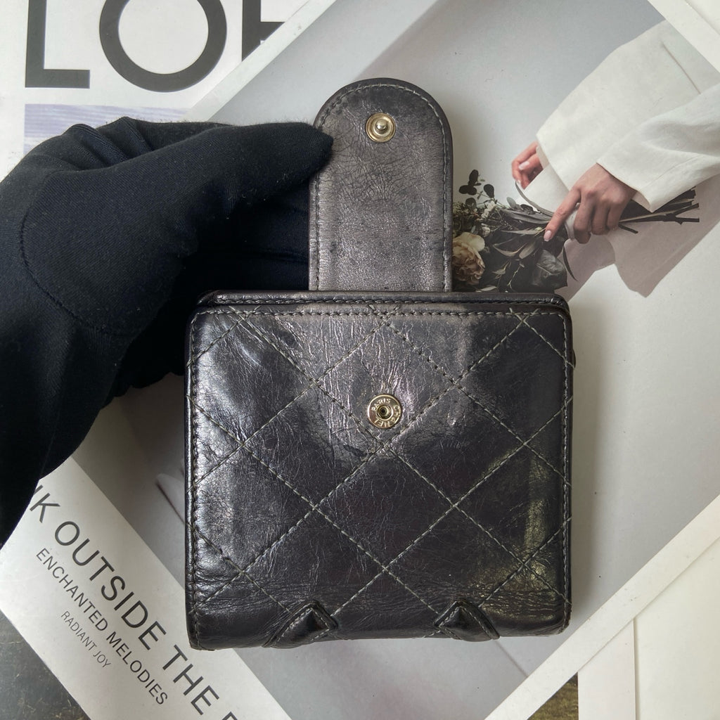 Chanel Kangpeng Wallet 12-fold 98% new Size: 10.5*9.5 Black leather material