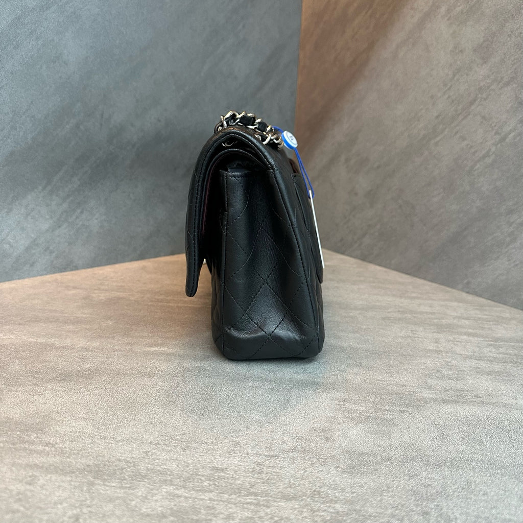 Chanel cf medium-sized black and silver sheepskin chain bag, 19 kai, cardless, three-dimensional, clean inside