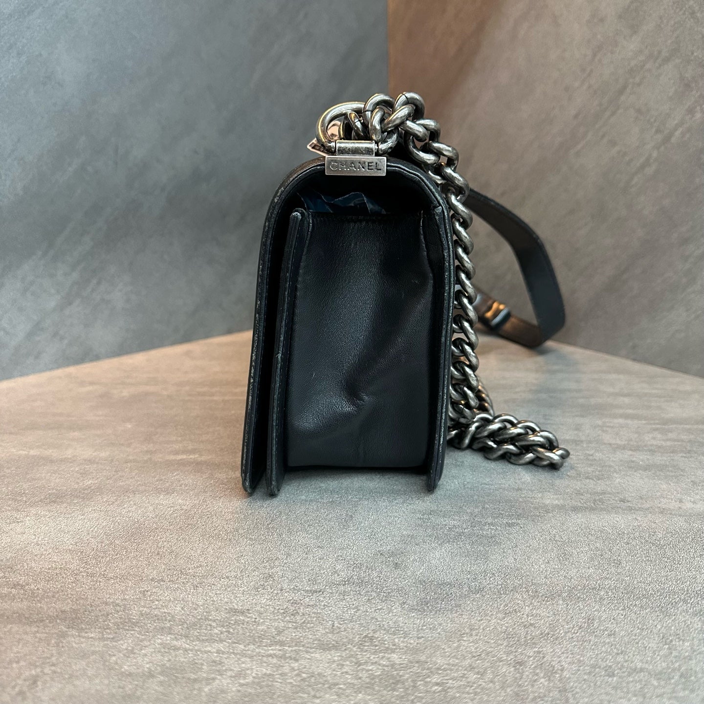 CHANEL leboy black silver-clasp sheepskin chain single-shoulder bag, 18K