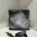 BV Black Woven Crossbody Bag, made of cowhide, complete with shoulder straps, smooth zipper, clean interior