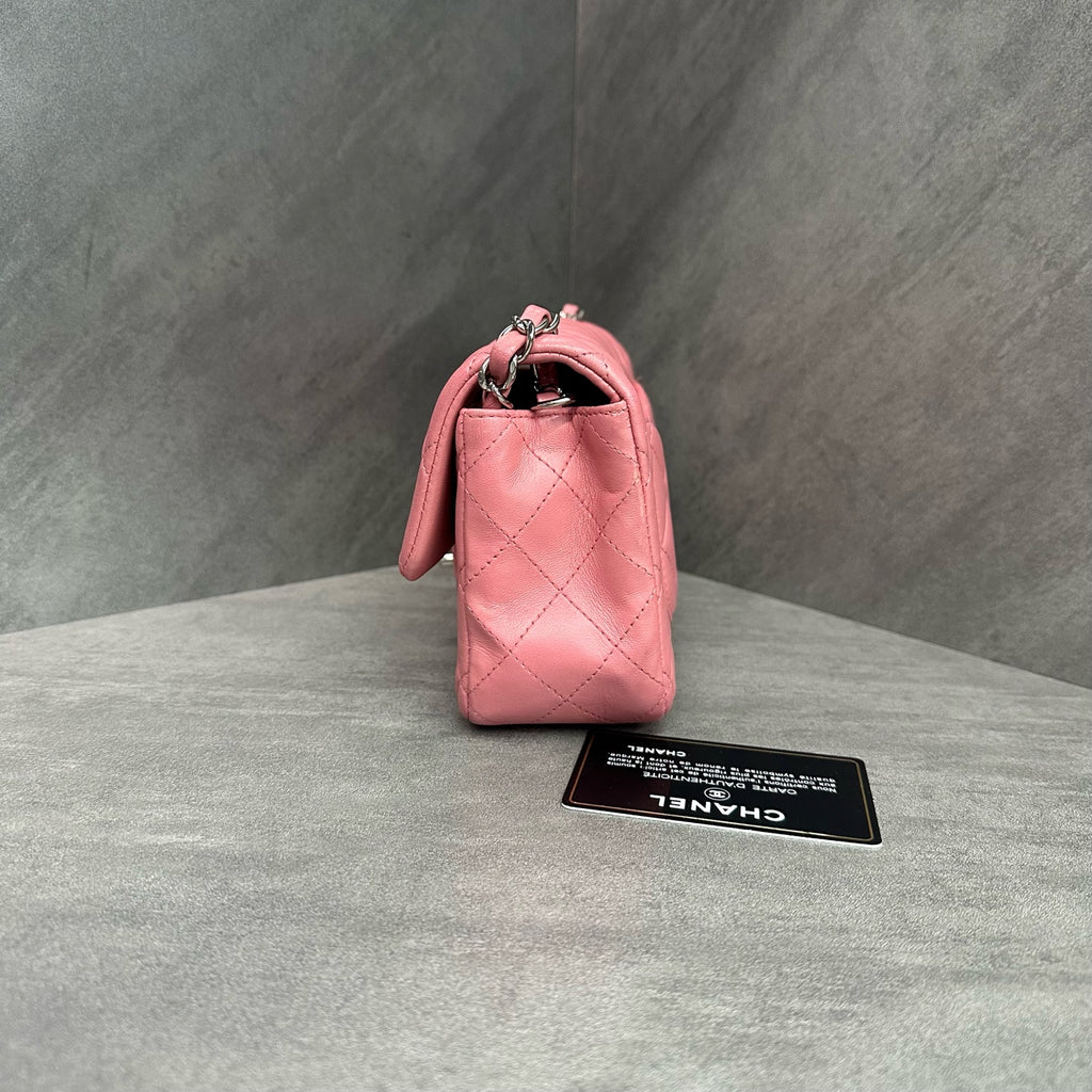 Chanel Mini Flap Bag in Pink and Silver Lambskin with Chain 18K Carrying Card, Structured Shape, Clean Interior
