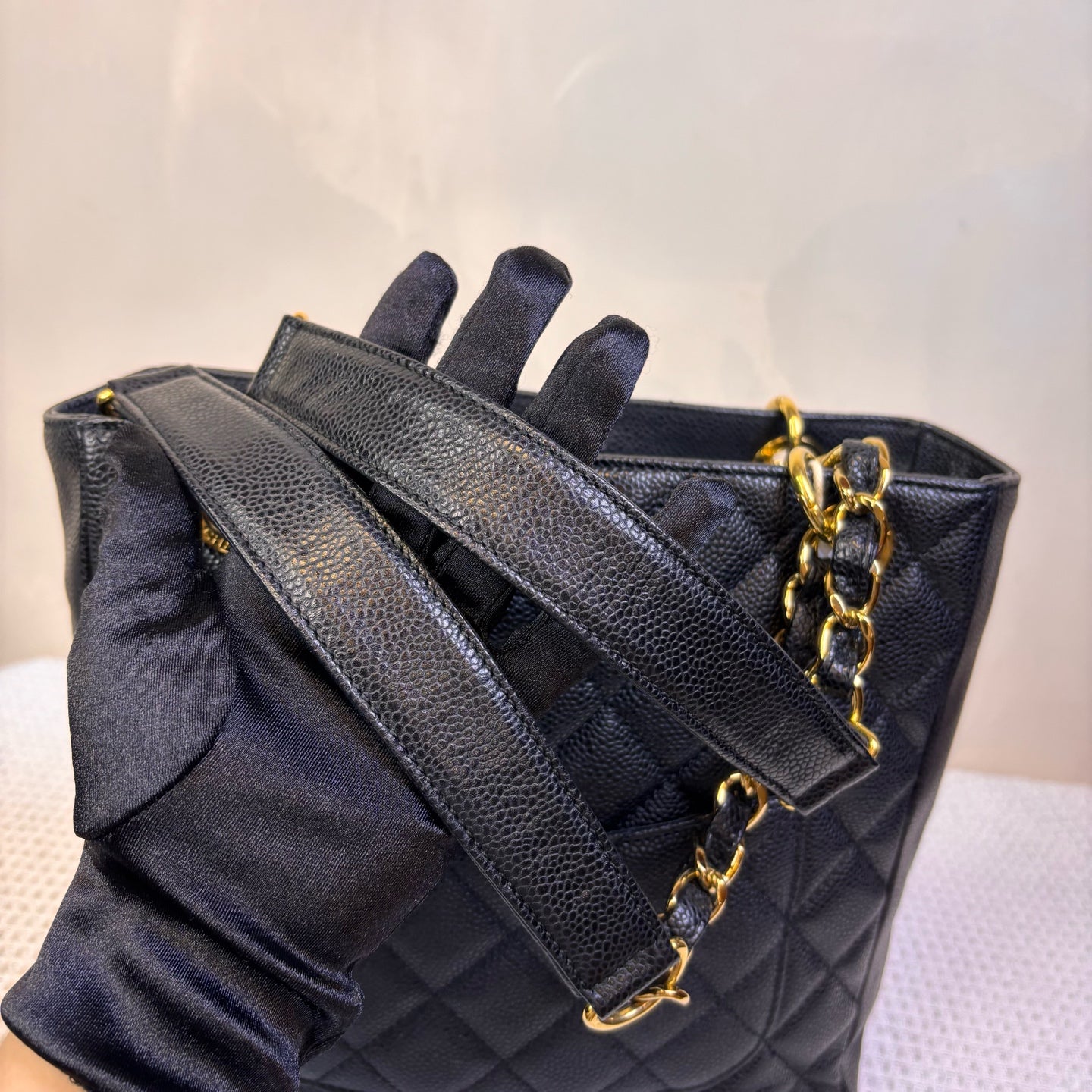 Chanel, 14K, PST black with gold hardware classic quilted textured leather shopping bag, shoulder tote bag dimensions: 25x9x23 cm, compact.