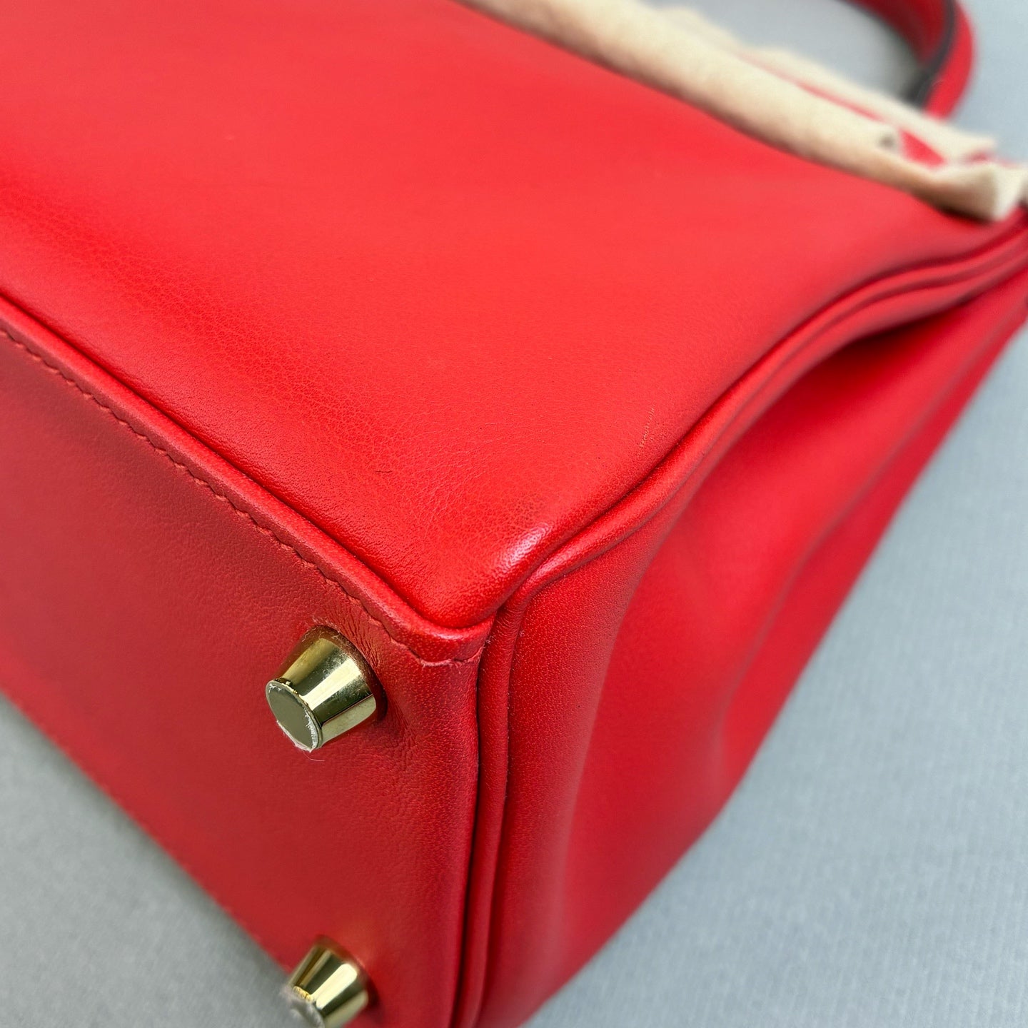 Hermès Kelly 25 A Stamp Tomato Red with Gold Hardware, Swift Leather, 99% New, Size 18*23 cm