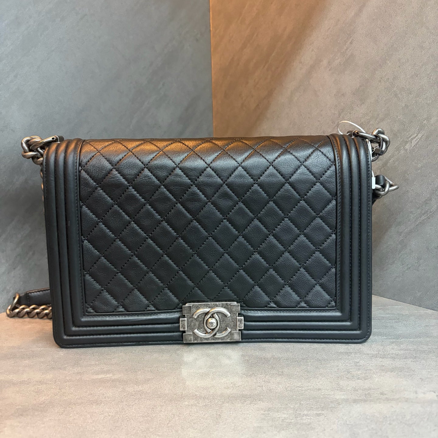 Chanel leboy medium to large-sized black silver cowhide chain bag, 19 kai, no card bag, good shape, clean inside