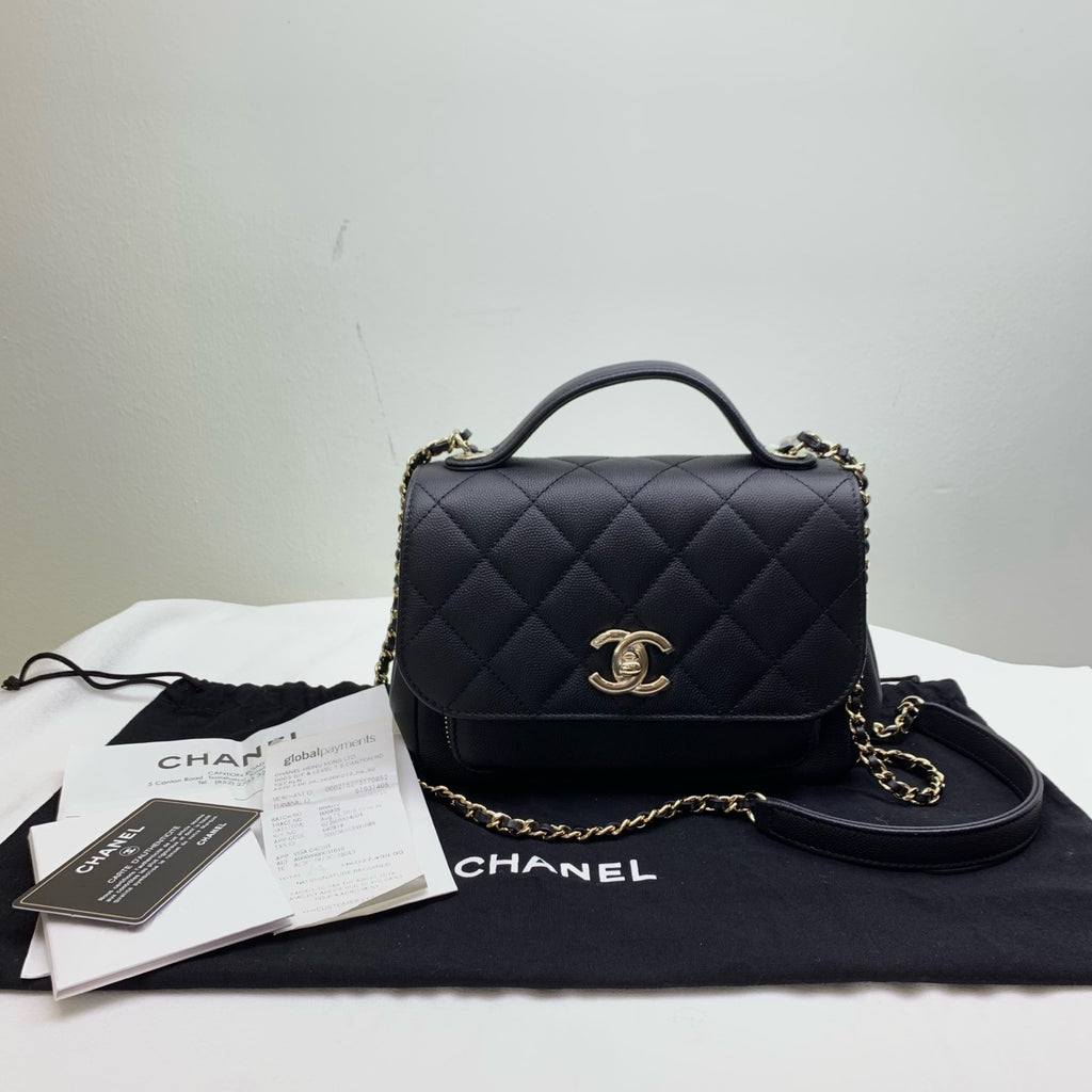 Chanel Litchi Calfskin Black Messenger Bag with Gold Hardware, includes card, approximately 23*17 cm.