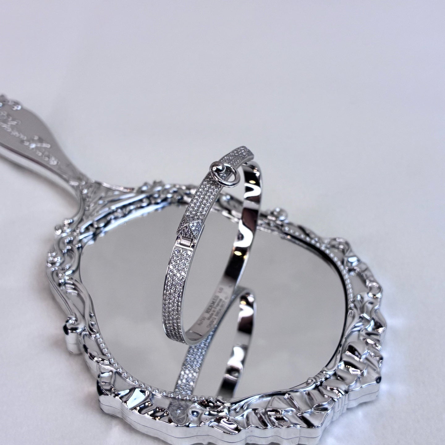 Hermès 13th Year Platinum Pavé Diamond CDC Bracelet Size LG Condition 98% New Perfect Appearance Retail Price 500,000 yuan
