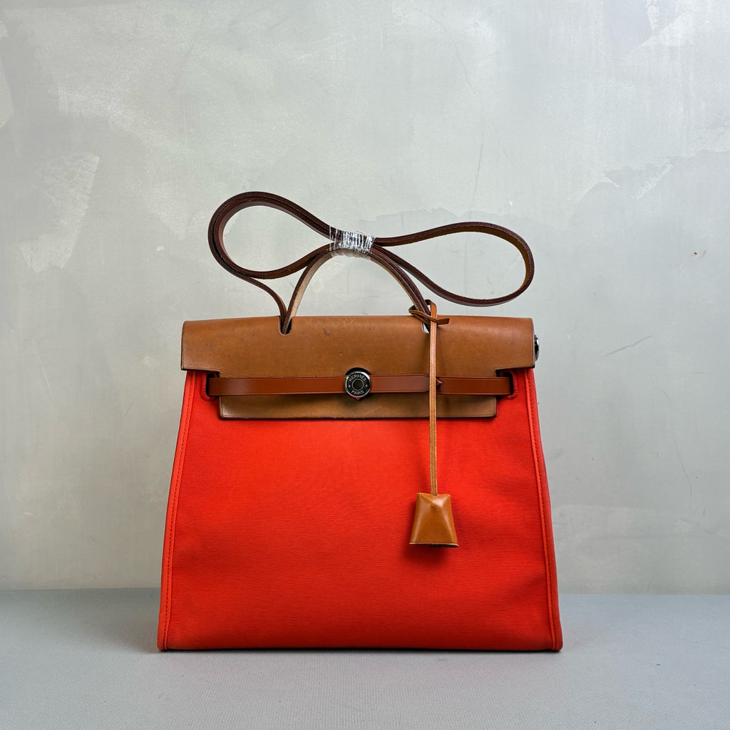 Hermès Herbag 31 H Frame, Hermès Orange Leather, 98% New, Size 31*25.